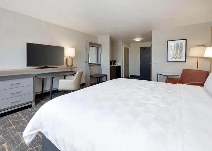 By Ihg Hotel 3*